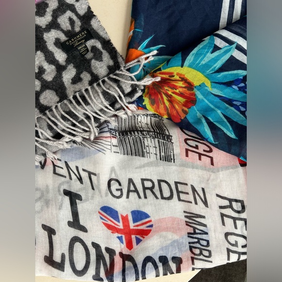 8️⃣Lot of 8 Random Scarves/Wraps/ Shawls-Varying Materials/Brands/Colors/Sizes - Picture 10 of 17